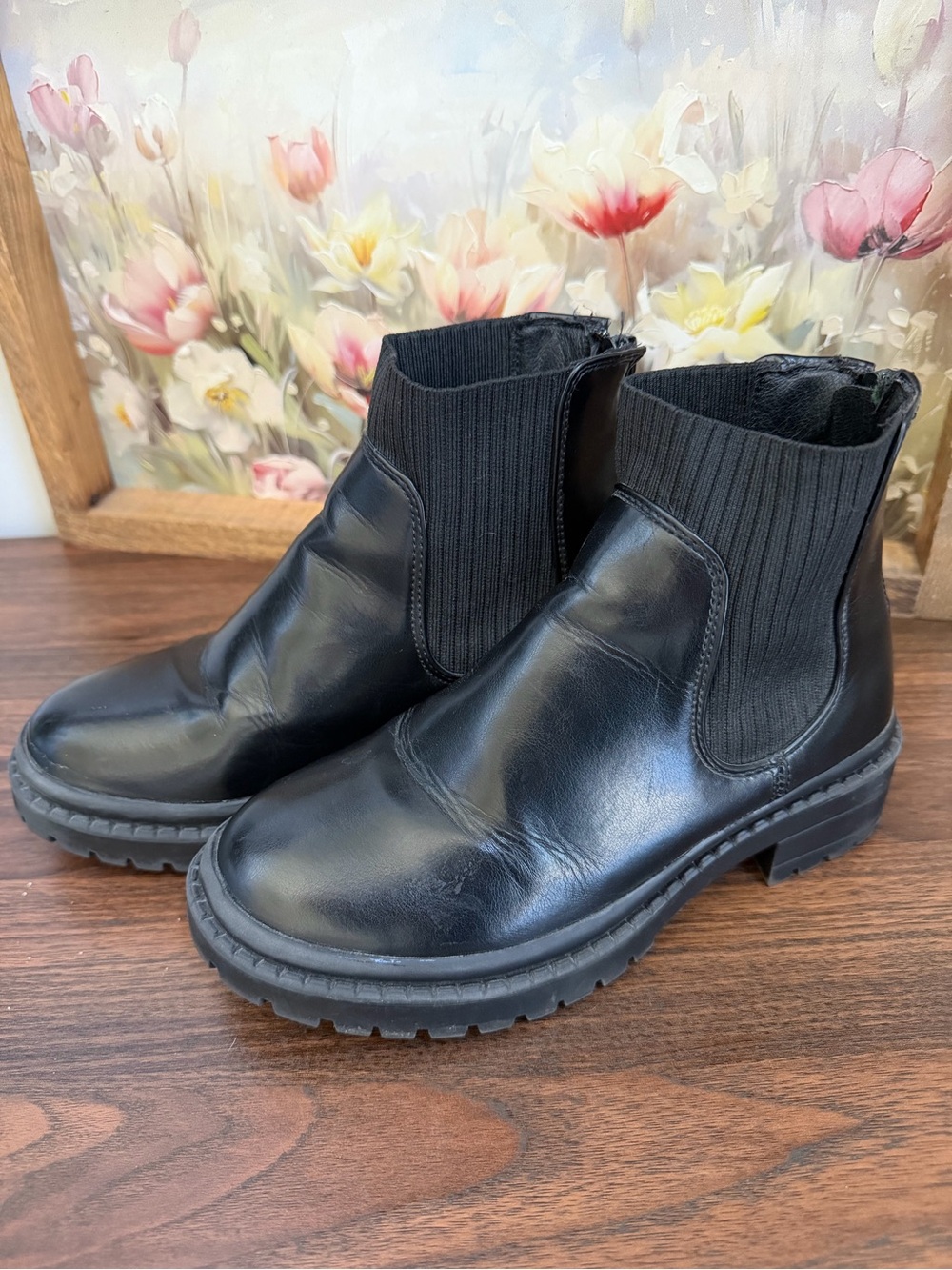 Steve Madden Girls Black Chelsea Lug Sole Ankle Boots Size 2